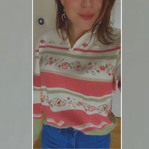 90s 1/4 Zip Knit with Floral Embroidery Detail Mom Sweater - Picture 10 of 11